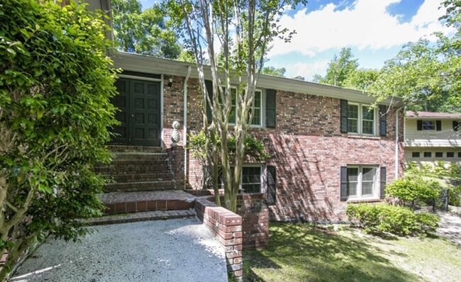 1110 Slann Dr in Cayce, SC - Building Photo - Building Photo