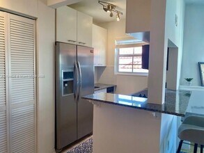 1525 Meridian Ave in Miami Beach, FL - Building Photo - Building Photo