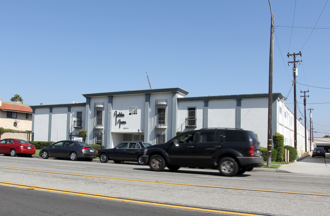 Auldin Arms in Torrance, CA - Foto de edificio