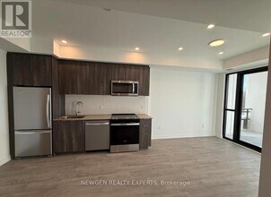 750 Whitlock Ave in Milton, ON - Building Photo - Building Photo