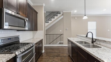 922 W 20th St in Houston, TX - Building Photo - Building Photo