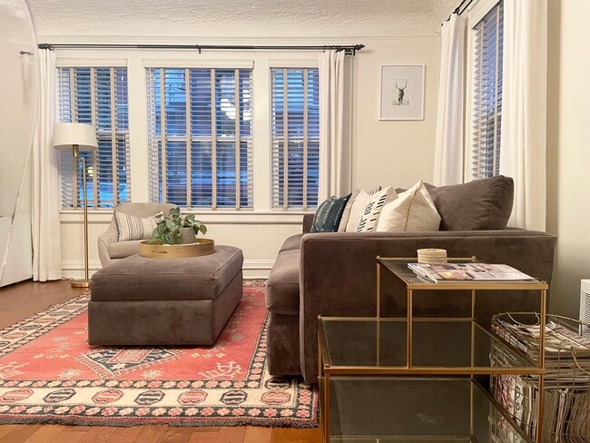 2076 NW Johnson St, Unit Furnished Urban Charm in Portland, OR - Building Photo - Building Photo