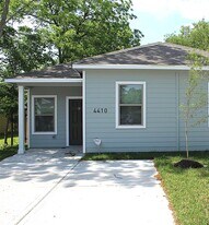 4410 Larkspur St in Houston, TX - Building Photo