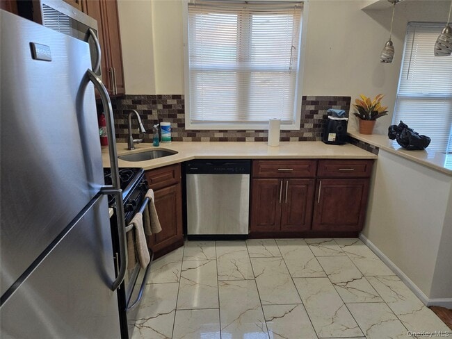 1170 E 95th St in Brooklyn, NY - Building Photo - Building Photo