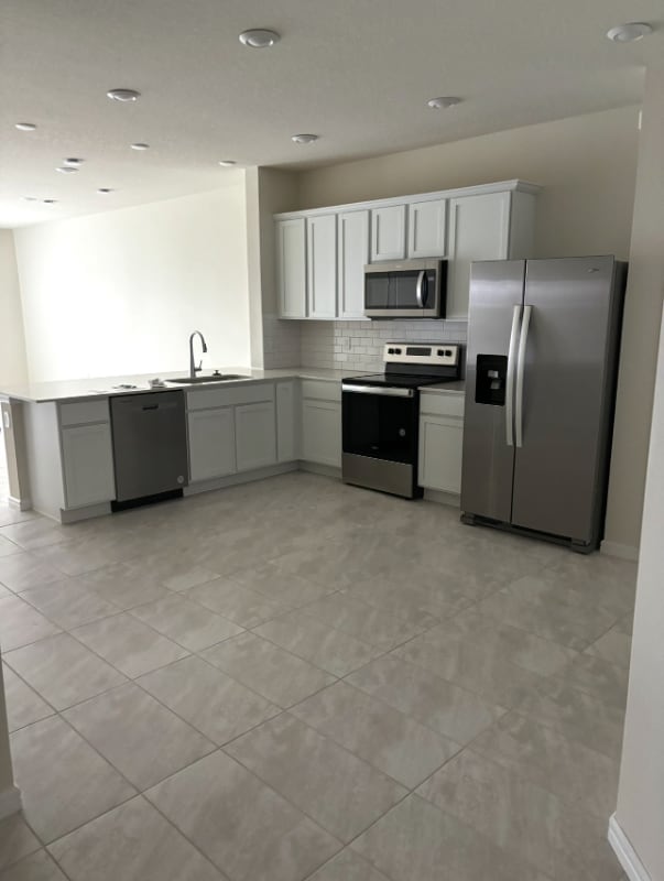 2742 Fetching Trl in Davenport, FL - Foto de edificio - Building Photo