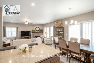 1012 Faith Ct in Greenville, WI - Building Photo - Building Photo