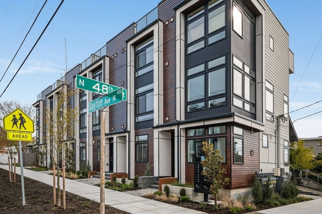 4806 Dayton Ave N in Seattle, WA - Building Photo - Building Photo