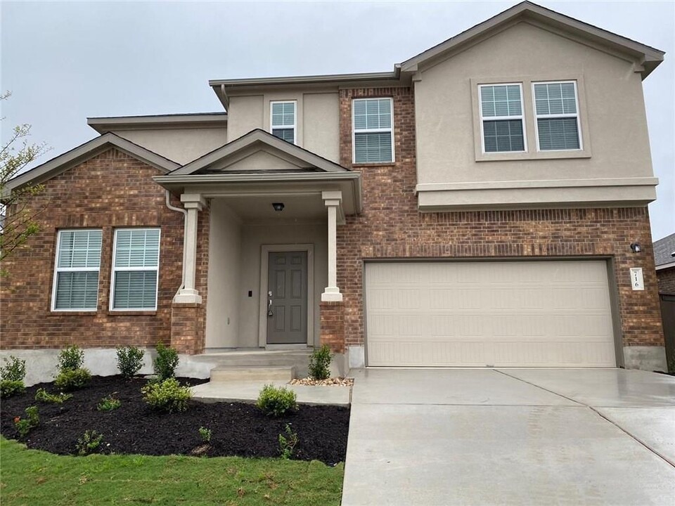 716 Mallow Rd in Leander, TX - Foto de edificio