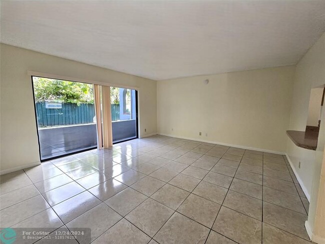 1700 N Congress Ave in West Palm Beach, FL - Building Photo - Building Photo