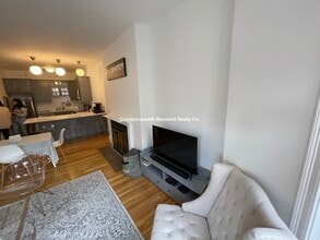 922 Beacon St in Boston, MA - Building Photo - Building Photo