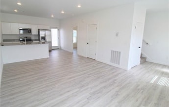 881 Boardwalk Ave in Bentonville, AR - Foto de edificio - Building Photo