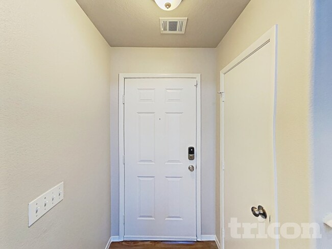 7900 Hornbeam Ct in Las Vegas, NV - Foto de edificio - Building Photo