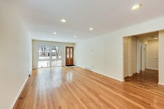 616 S Monroe St in Hinsdale, IL - Building Photo - Building Photo