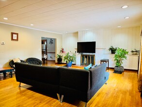 170 White St in South Burlington, VT - Building Photo - Building Photo