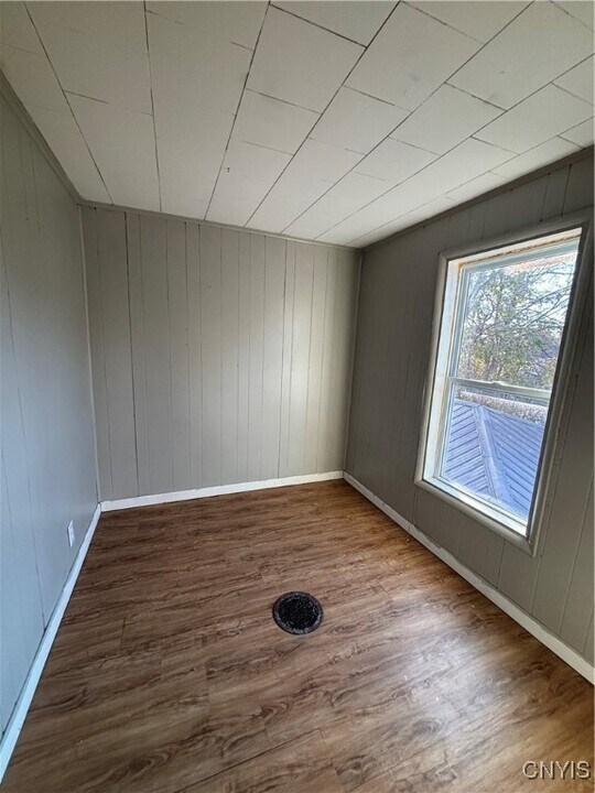 1020 Academy St in Watertown, NY - Building Photo