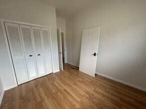 865 King St E in Hamilton, ON - Building Photo - Building Photo