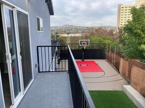 5312 Remington Rd in San Diego, CA - Foto de edificio - Building Photo