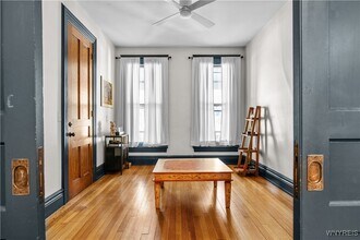 58 Cottage St in Buffalo, NY - Building Photo - Building Photo