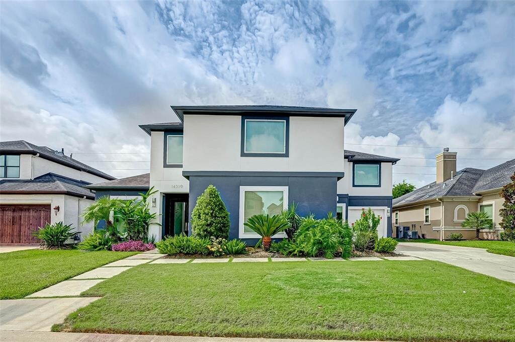 14319 Shadow Garden Ln in Houston, TX - Building Photo