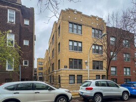 837 W Cornelia Ave in Chicago, IL - Building Photo