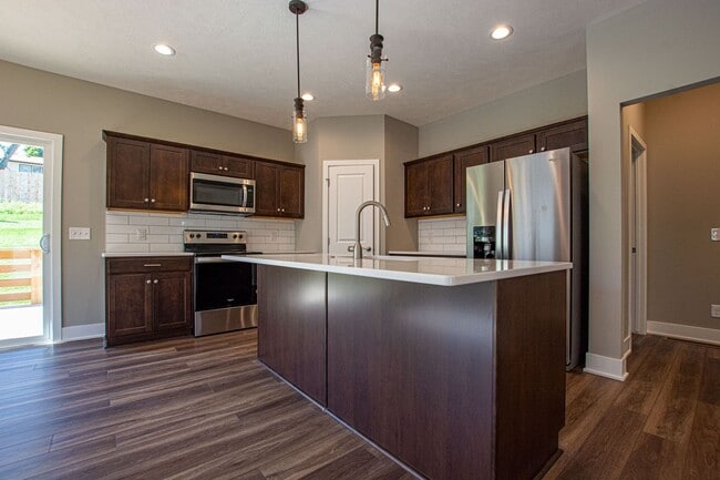 342-346 N Allen St in Bennington, NE - Building Photo - Building Photo