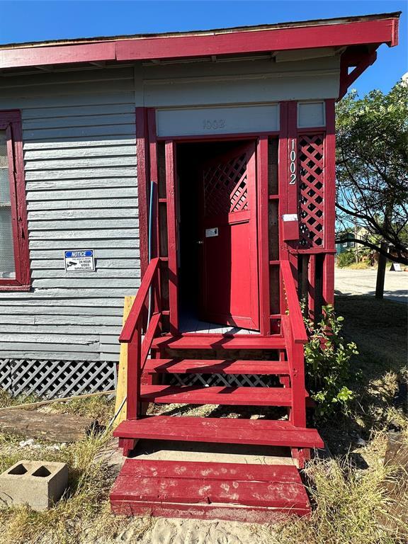 1002 Avenue M in Galveston, TX - Foto de edificio - Building Photo