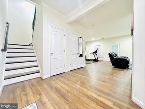 25172 Fluvial Terrace in Aldie, VA - Foto de edificio - Building Photo