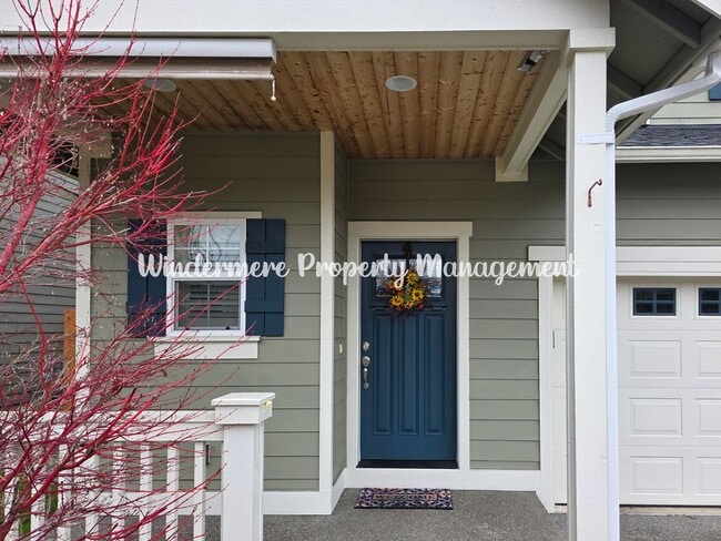 11494 NW Admiral Pl in Silverdale, WA - Building Photo - Building Photo