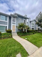 6923 Carnation Dr in Carlsbad, CA - Building Photo - Building Photo