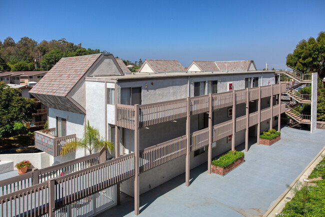 Hillside Terrace Apartments in Torrance, CA - Building Photo - Building Photo