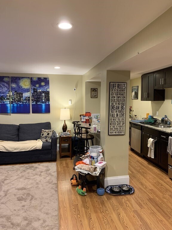 404 Centre St, Unit 2 in Boston, MA - Building Photo - Building Photo