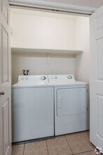 Oak Park in Bakersfield, CA - Building Photo - Building Photo