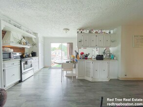 75 Magoun Ave in Medford, MA - Foto de edificio - Building Photo
