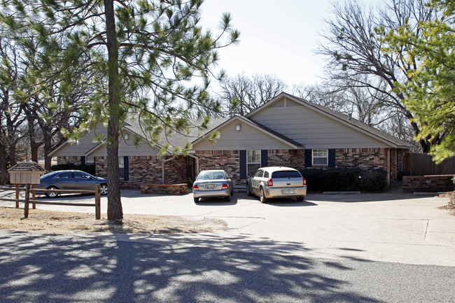 1815 E College Ave in Guthrie, OK - Building Photo - Building Photo