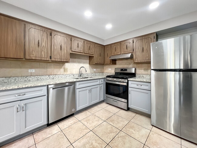 10702 Keating Ave in Oak Lawn, IL - Building Photo - Building Photo