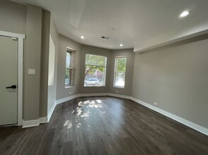 6118 S Champlain Ave-Unit -2 in Chicago, IL - Building Photo - Building Photo