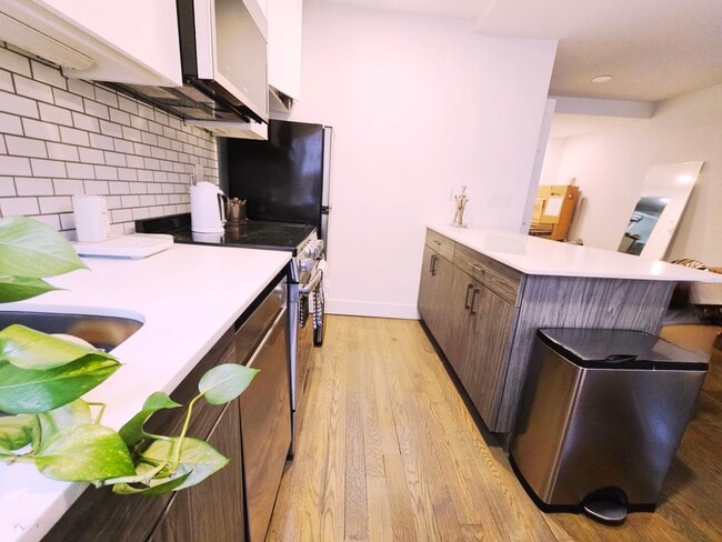 61 Joy St, Unit 3 in Boston, MA - Foto de edificio - Building Photo