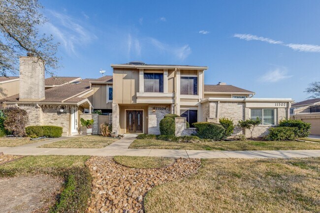 11504 Village Pl Dr in Houston, TX - Building Photo - Building Photo