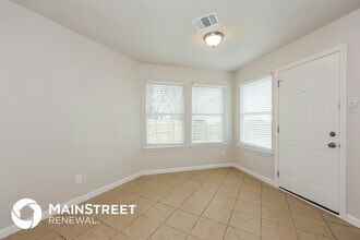 111 Watering Hole in Newark, TX - Foto de edificio - Building Photo