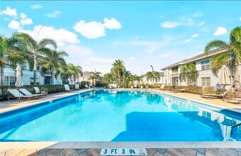 8407 Bernwood Cove Loop, Unit 503 in Ft. Myers, FL - Building Photo - Building Photo