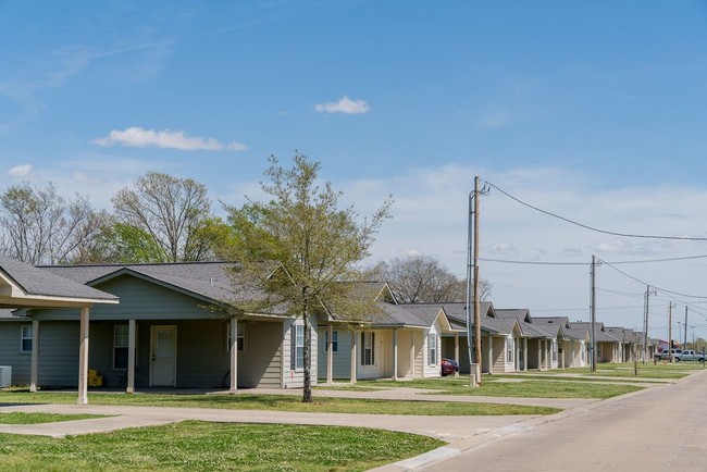 Cotton Bayou Estates in Monroe, LA - Building Photo - Building Photo