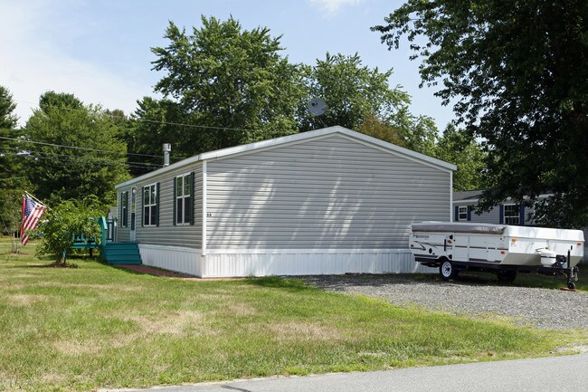 Sunset Gardens Mobile Park in Brunswick, ME - Building Photo - Building Photo