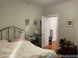 1193 Commonwealth Ave, Unit 8 in Boston, MA - Building Photo