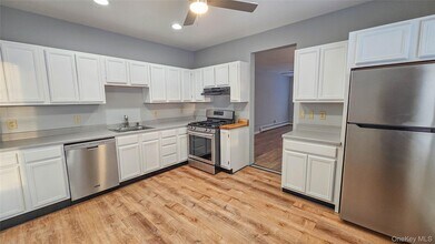 11 Middle St in Goshen, NY - Building Photo - Building Photo