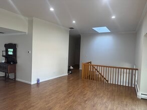 14 Glenn Dr in Woodbury, NY - Building Photo - Building Photo
