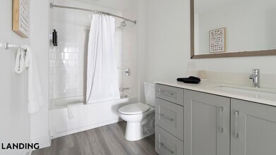 2250 McGregor Blvd, Unit 1230 in Ft. Myers, FL - Foto de edificio - Building Photo