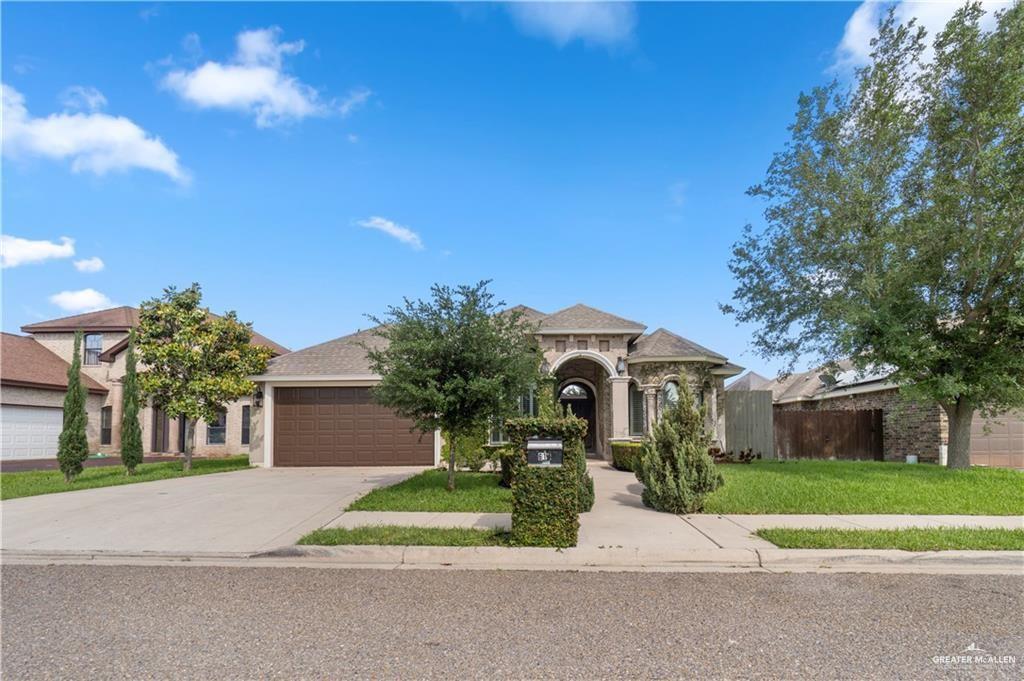 614 Hackberry Ave in Mission, TX - Building Photo