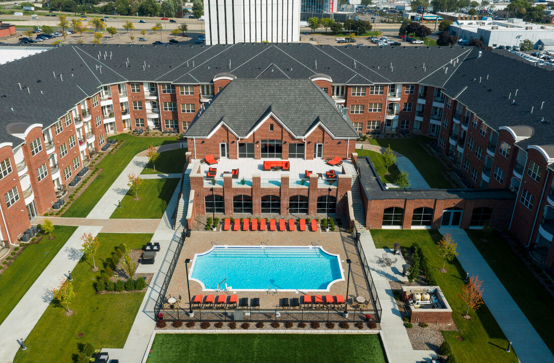 Luxembourg Apartments in Bloomington, MN - Building Photo