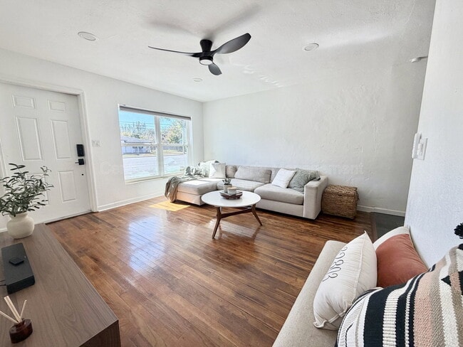 2005 Virginia Dr in Orlando, FL - Building Photo - Building Photo