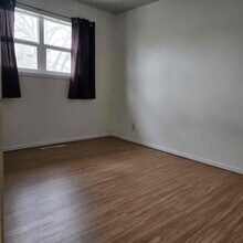 1040 Park St-Unit -8 in Forsyth, MT - Building Photo - Building Photo